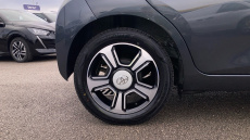 Toyota Aygo 1.0 VVT-i X-Clusiv 2 5dr x-shift Petrol Hatchback